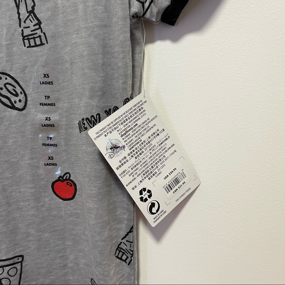 Rare NYC Disney t-shirt - Picture 4 of 4